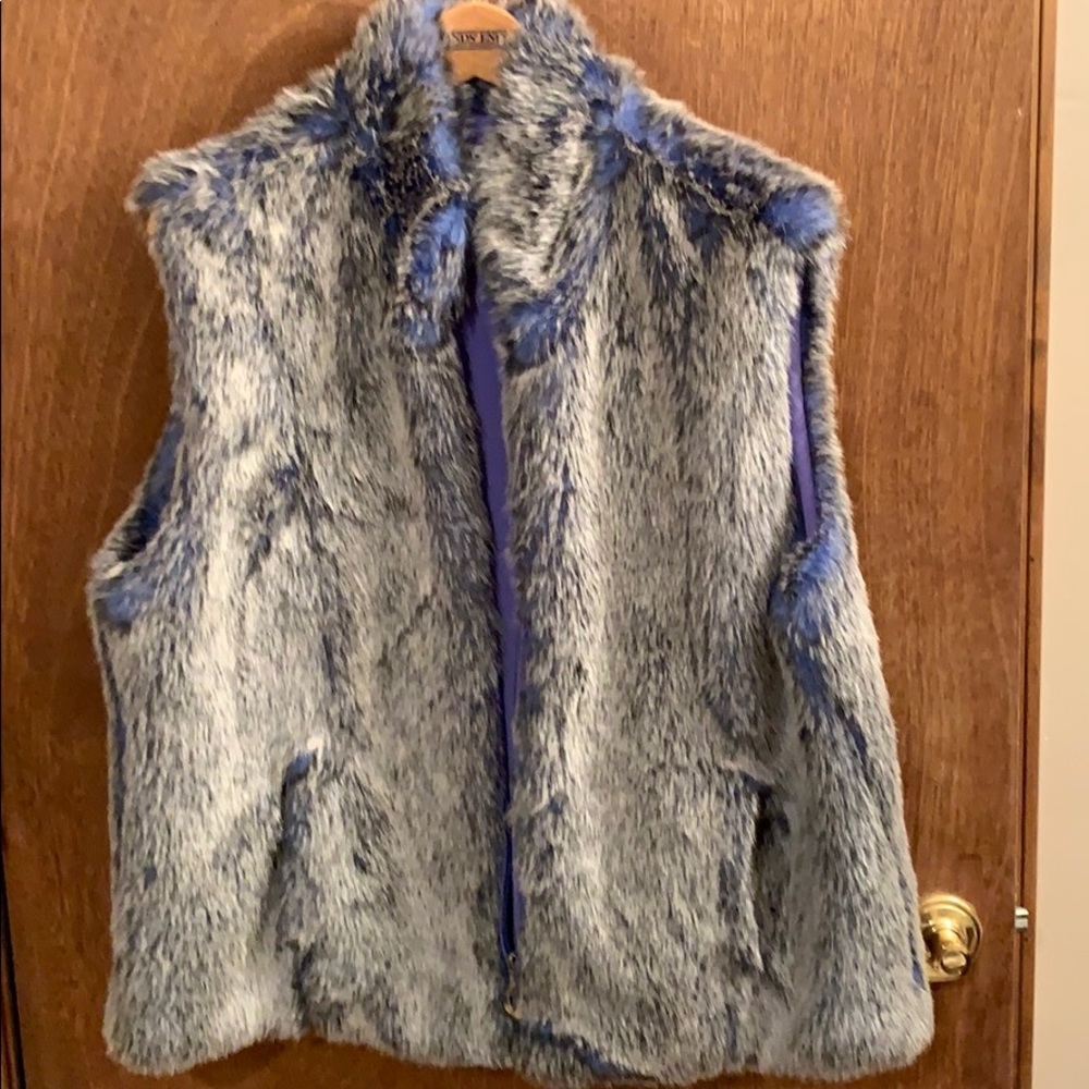 Women’s Faux Fir Vest with Matching Hat